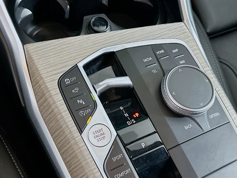 Used 2025 BMW 330i Sedan image 25