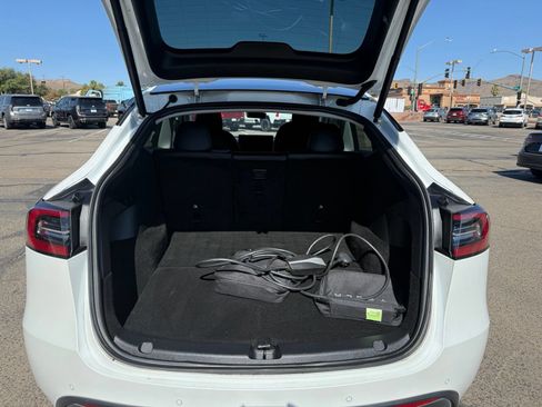Used 2022 Tesla Model Y Performance AWD/4WD image 33