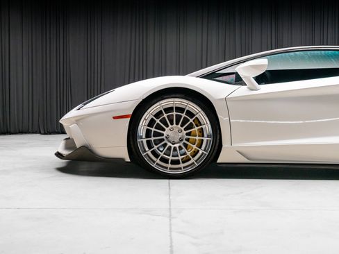 Used 2013 Lamborghini Aventador LP 700-4 image 24