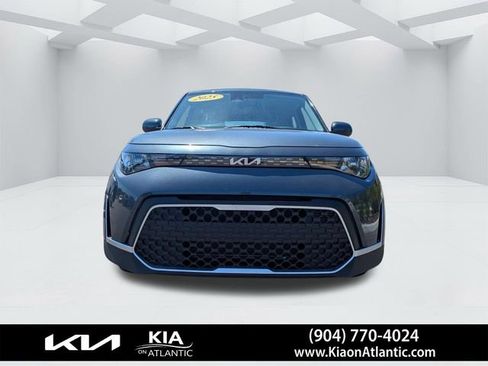 Used 2025 Kia Soul LX FWD image 8