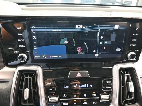 Used 2023 Kia Sorento EX w/ Panoramic Sunroof Package FWD image 21