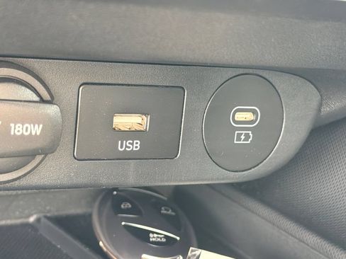 Certified 2025 Hyundai Elantra Sport FWD image 31