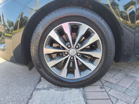 Used 2018 Kia Sedona SX FWD image 52