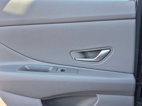 Used 2025 Hyundai Elantra SEL FWD image 26