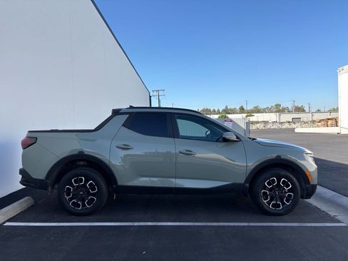 Used 2022 Hyundai Santa Cruz SEL Premium image 4