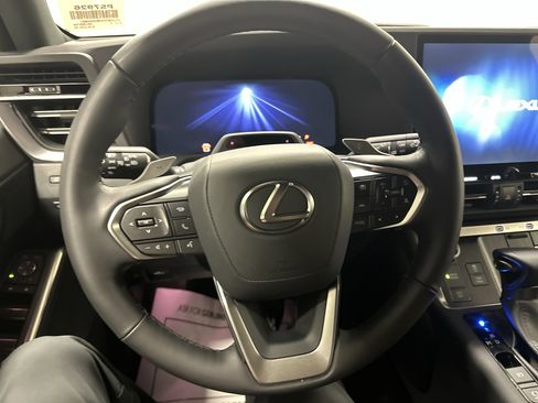 Used 2025 Lexus GX 550 w/ Accessory Package (2T) AWD/4WD image 20