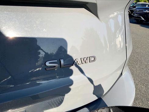 Used 2024 Nissan Rogue SL w/ SL Premium Package AWD/4WD image 10