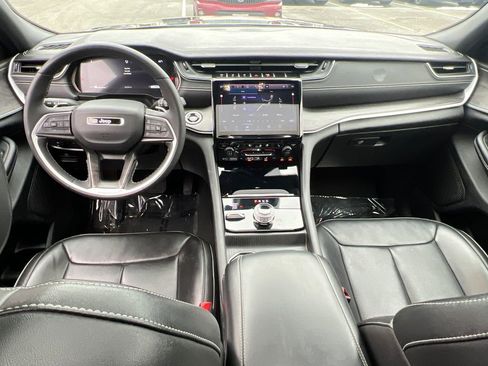 Used 2024 Jeep Grand Cherokee L Limited w/ Luxury Tech Group II image 22