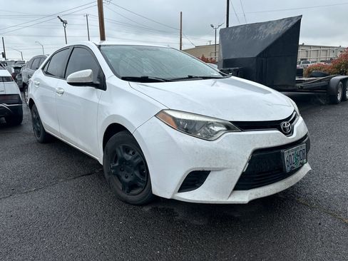 Used 2015 Toyota Corolla L image 2