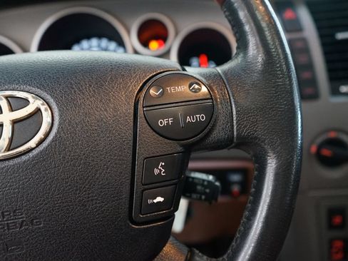 Used 2011 Toyota Sequoia Platinum AWD/4WD image 30