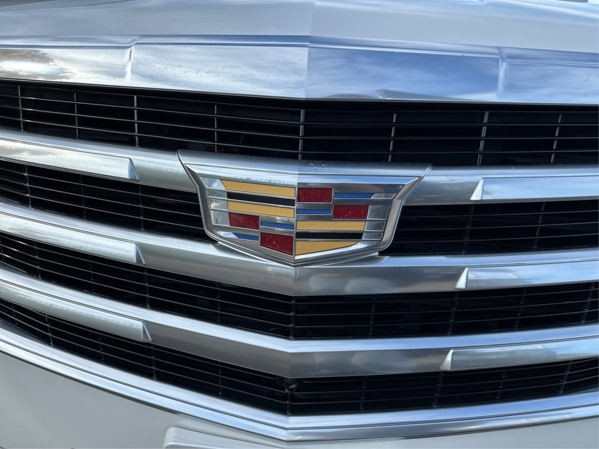 Used 2016 Cadillac Escalade Luxury AWD/4WD image 25