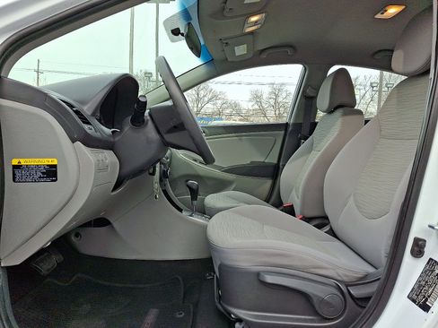 Used 2017 Hyundai Accent SE image 17