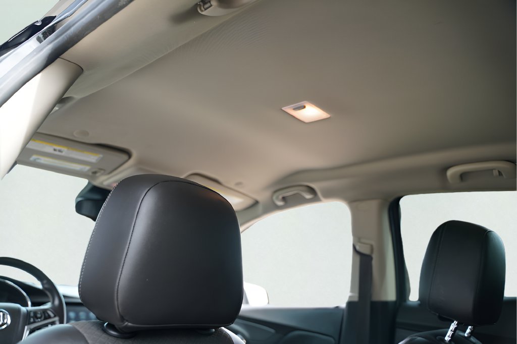 Used 2019 Buick Encore Sport Touring FWD image 27