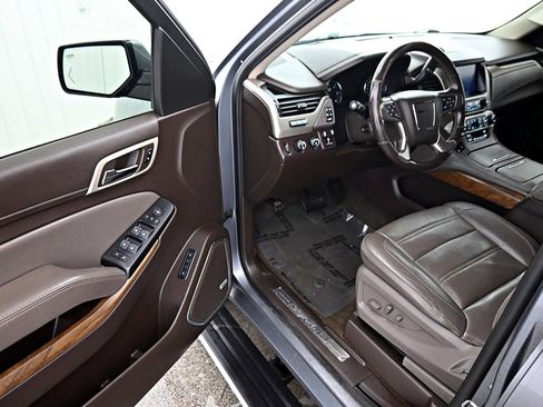 Used 2018 GMC Yukon XL Denali w/ Denali Ultimate Package image 3