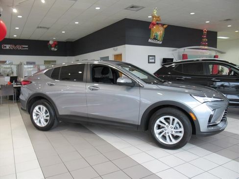 New 2025 Buick Envista Preferred w/ Convenience I Package image 2