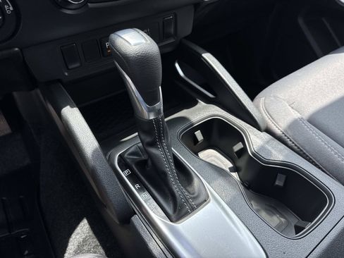 Used 2025 Nissan Frontier SV AWD/4WD image 26