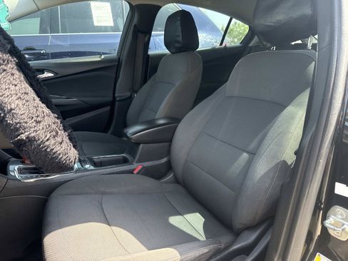 Used 2019 Chevrolet Cruze LS w/ LS Convenience Package FWD image 3