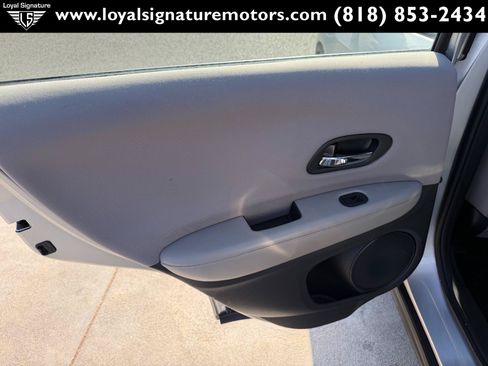 Used 2016 Honda HR-V LX image 14