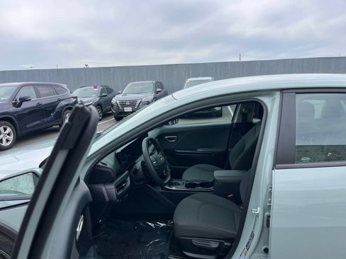 Used 2025 Kia K4 FWD image 27
