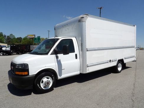 Used 2019 GMC Savana 3500 Extended w/ Driver Convenience Package image 3