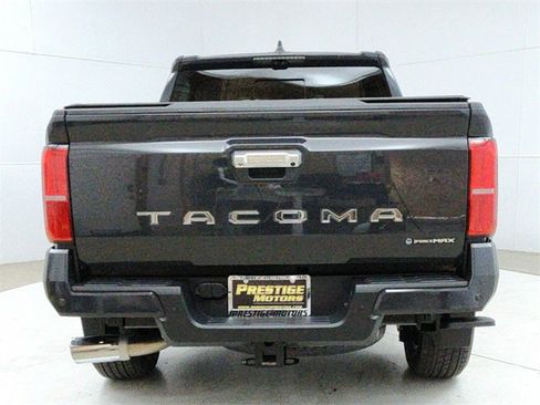 Used 2025 Toyota Tacoma Limited image 6