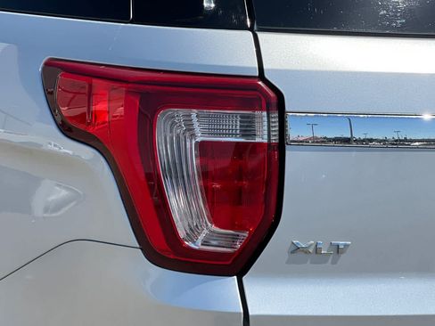Used 2016 Ford Explorer XLT w/ Equipment Group 202A AWD/4WD image 33