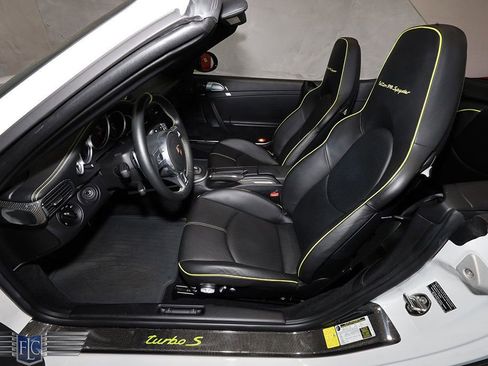 Used 2012 Porsche 911 Turbo image 19