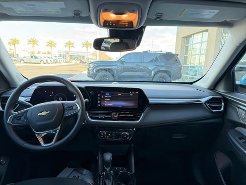 Used 2025 Chevrolet TrailBlazer LT w/ Convenience Package image 20