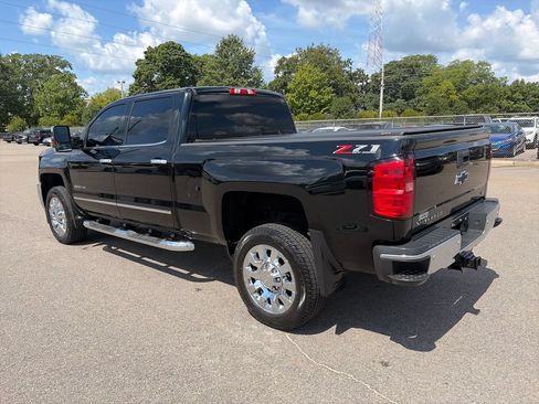 Used 2018 Chevrolet Silverado 2500 LTZ w/ Vortec Plus Package AWD/4WD image 3