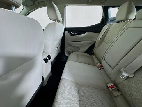 Used 2018 Nissan Rogue Sport SV FWD image 24