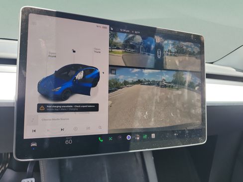 Used 2024 Tesla Model Y Performance AWD/4WD image 33