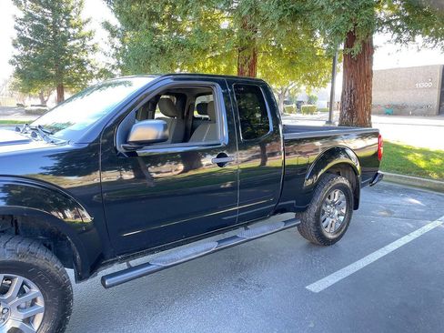 Used 2012 Nissan Frontier SV w/ Sport Appearance Pkg image 4