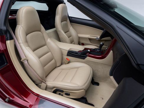 Used 2007 Chevrolet Corvette Coupe w/ Preferred Equipment Group RWD image 29