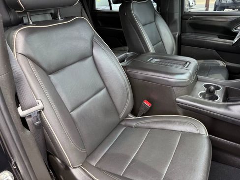 Used 2021 GMC Yukon SLT w/ SLT Premium Package image 34