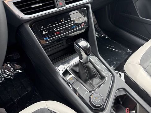 New 2026 Volkswagen Taos SE image 11