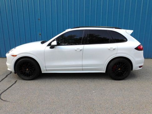 Used 2014 Porsche Cayenne GTS image 2