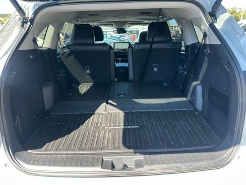 Used 2026 Toyota Highlander Limited image 4