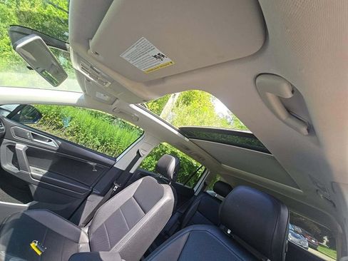 Used 2020 Volkswagen Tiguan SE AWD/4WD image 8