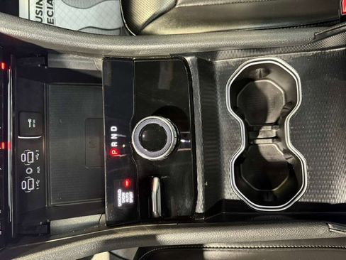 Used 2024 Jeep Grand Cherokee L Limited w/ Luxury Tech Group II AWD/4WD image 19