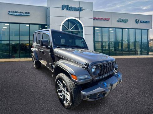 Used 2024 Jeep Wrangler Unlimited w/ Convenience Group AWD/4WD image 1