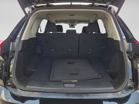 Used 2025 Nissan Rogue SV AWD/4WD image 15