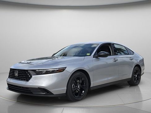Certified 2025 Honda Accord SE image 7