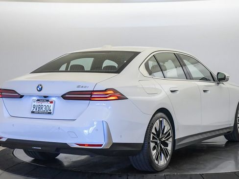 Used 2026 BMW 530i RWD image 5
