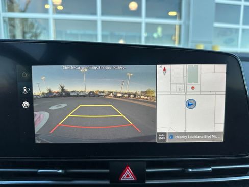 Used 2023 Hyundai Elantra SEL w/ Convenience Package image 25