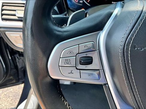 Used 2018 BMW 750i xDrive AWD/4WD image 16