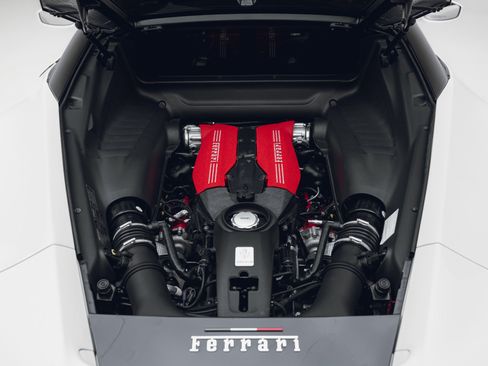Used 2018 Ferrari 488 GTB RWD image 28
