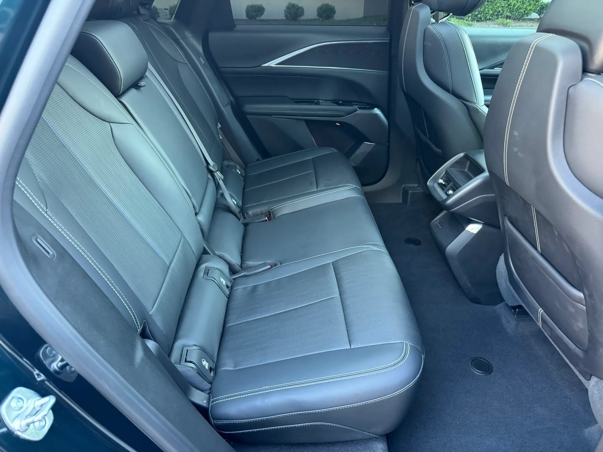 Used 2024 Cadillac Lyriq Luxury AWD/4WD image 26