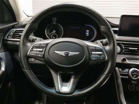 Used 2023 Genesis G70 2.0T image 14