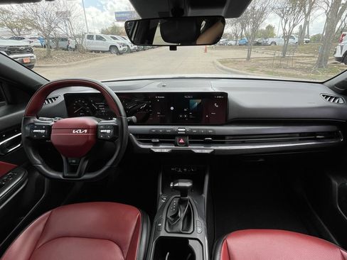 Used 2025 Kia K4 GT-Line w/ GT-Line Premium Package image 9