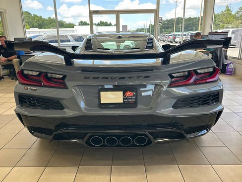 Used 2025 Chevrolet Corvette Z06 RWD image 6